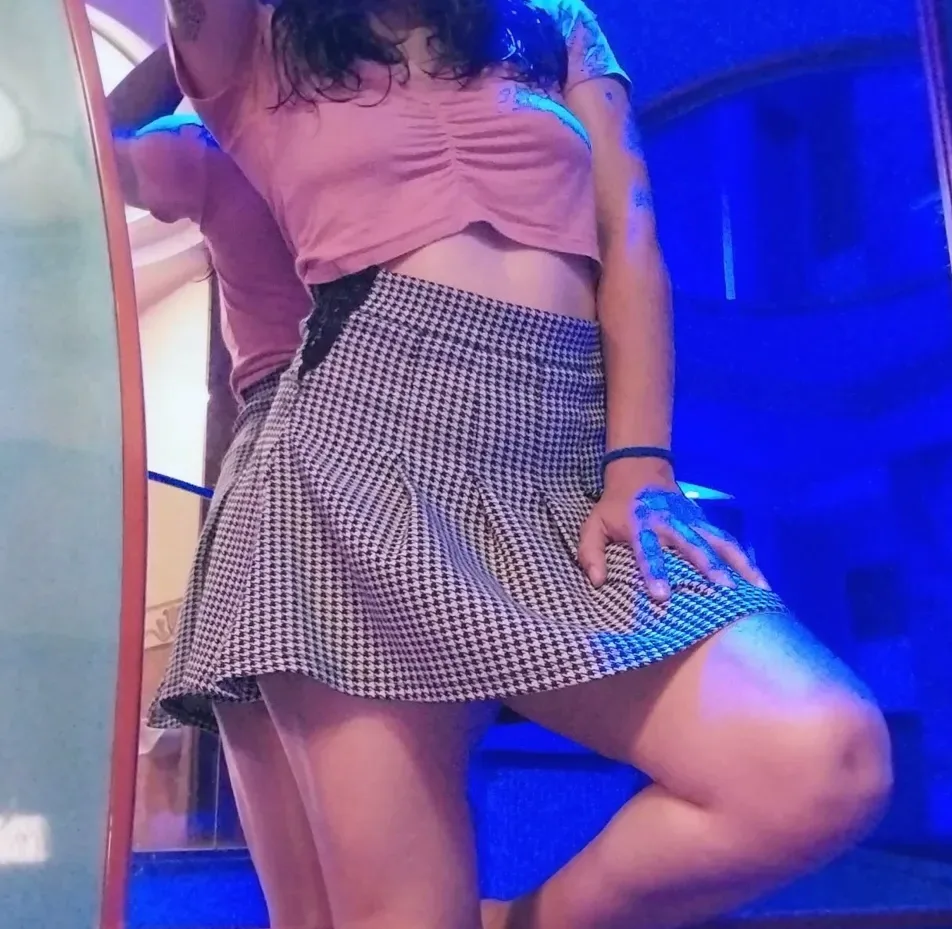 Ellinor, 35