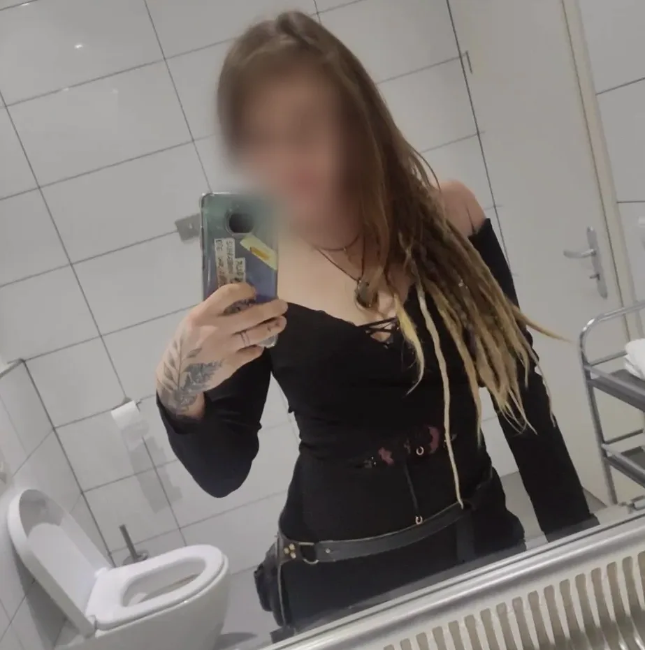Karin, 30
