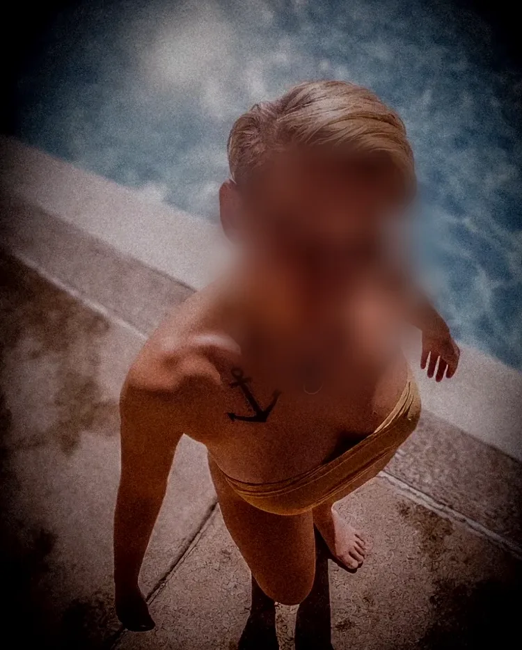 Leila, 32