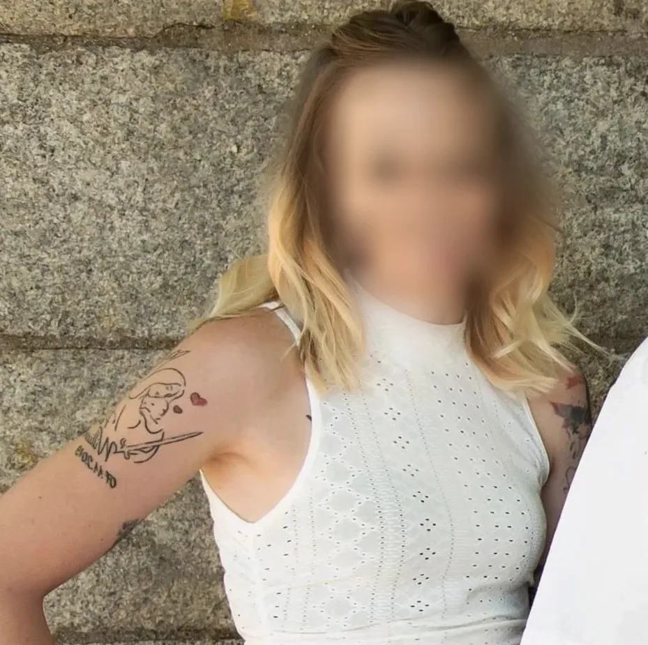 Madeleine, 32